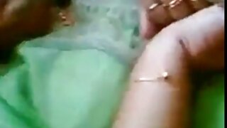 بڑے چھاتی کے ساتھ لی ...