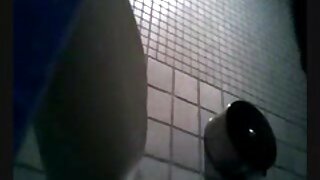 سنہرے بالوں والی اور ...